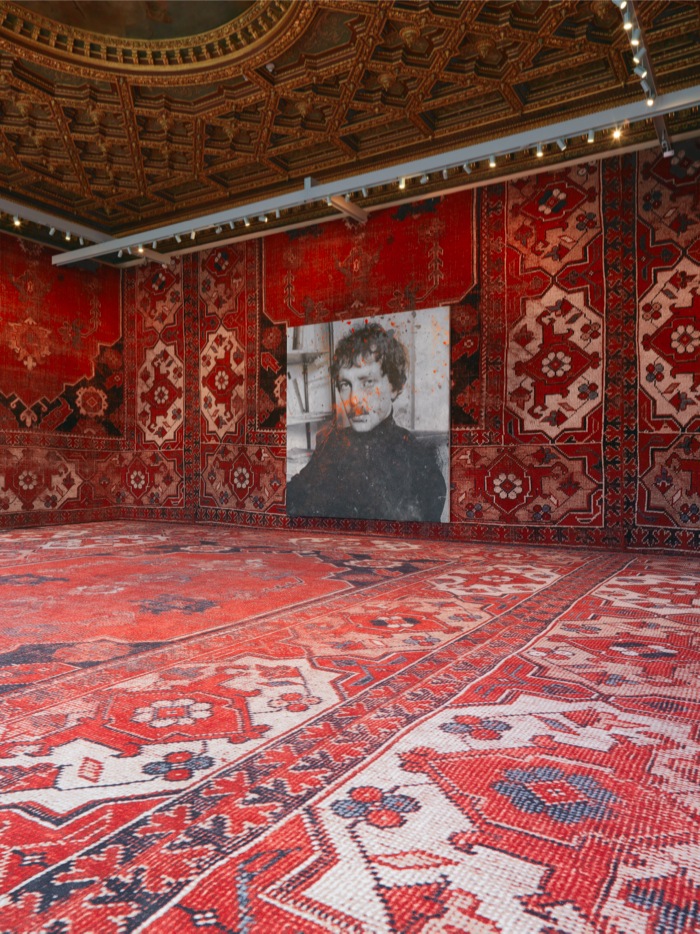 Rudolf Stingel, Untitled (Franz West), 2011 Installation view at Palazzo Grassi Oil on canvas. 334.3 x 310.5 cm. Pinault Collection. Photo: Stefan Altenburger. Courtesy of the artist.