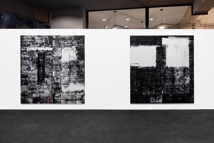 Alexander May, Naked in the Morning, installation view, Torre Velasca, Milano - ph t-space studio