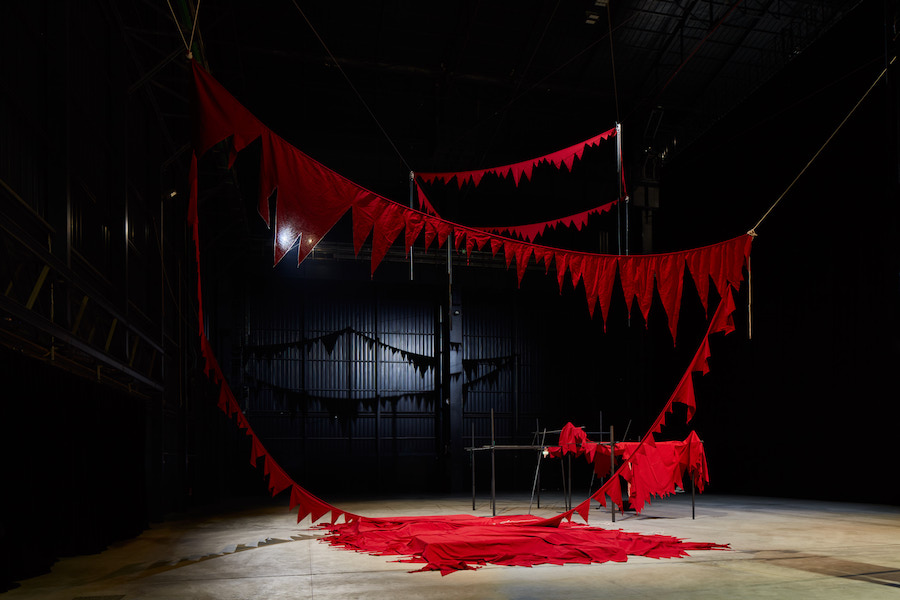 Sheela Gowda
And That Is No Lie, 2015
It Stands Fallen, 2015-2016
Installation view at Pirelli HangarBicocca, Milan, 2019
Courtesy of the artist and Pirelli HangarBicocca Photo: Agostino Osio