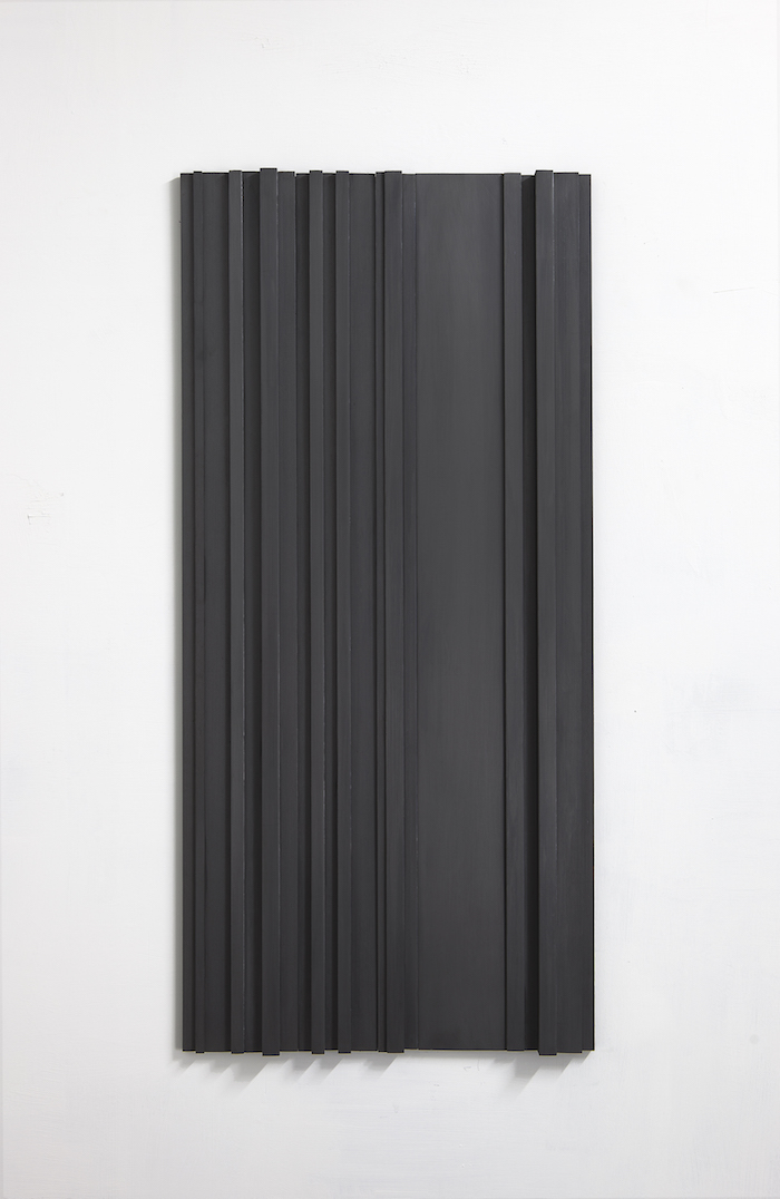 Stephanie Stein,   Untitled,   2015,   legno di balsa,   grafite,   100x45x3cm. Courtesy A+B Brescia,   photo Davide Sala