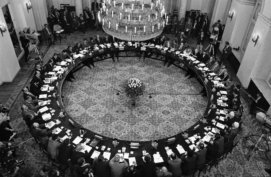 Polish Round Table Talks in Warsaw,   Poland,   on February 6,   1989. ©