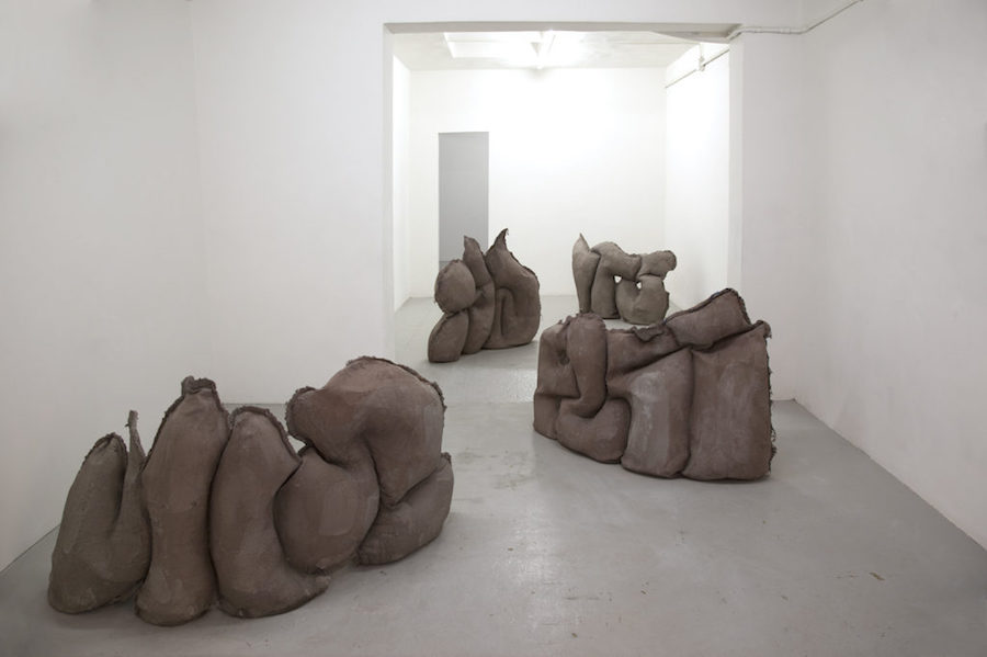 Andrew Mealor - A SLUMP, exhibition view, Gelateria Sogni di Ghiaccio, Bologna, 2017 (cortesia dell’artista)