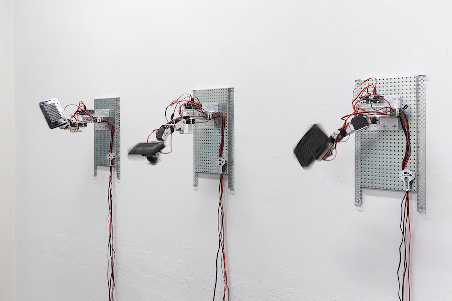 Emilio Vavarella Do You Like Cyber?, 2017. Site specific sound installation with three robotic arms and parametric speakers. Variable dimensions. Courtesy: l'artista e GALLLERIAPIÙ.