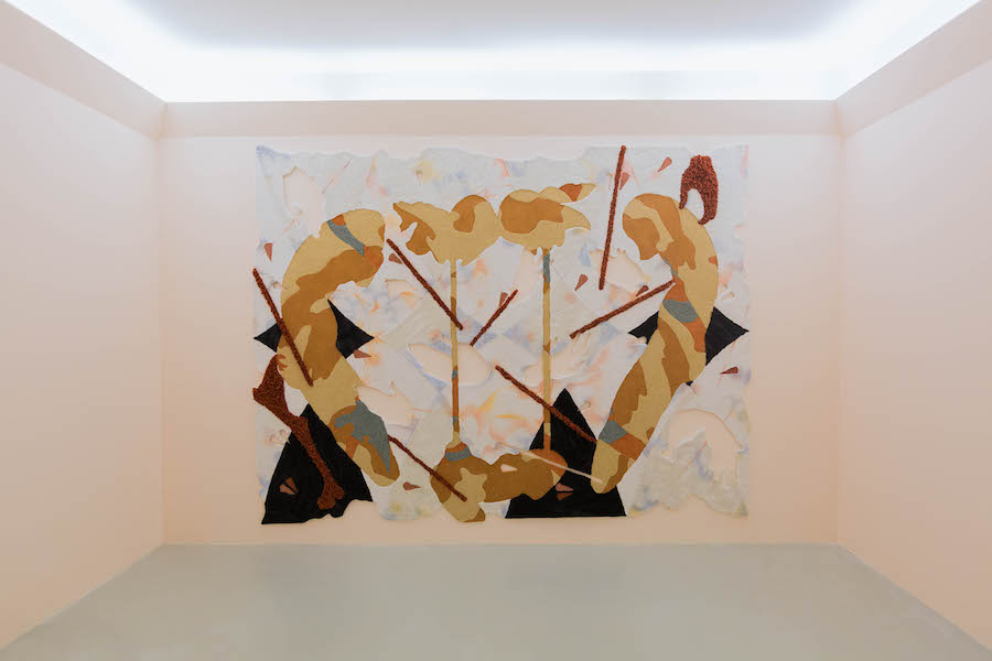 Let It All Out, 2018, pastello su tappeto intarsiato, cm200x265 - Courtesy l’artista e Renata Fabbri Arte Contemporanea. Fotografie di Andrea Cenetiempo